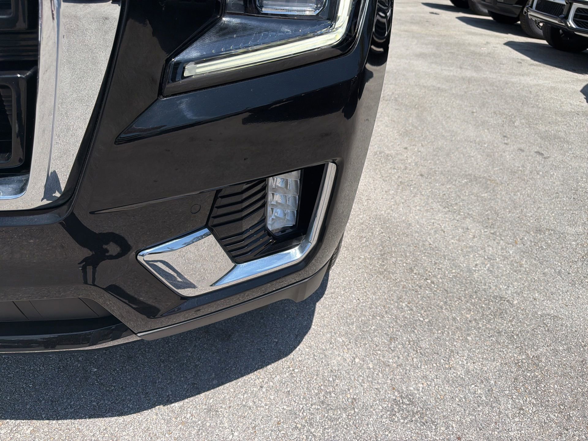 Used 2023 GMC Yukon SLE w/ Gmc Pro Safety Plus Package RWD image 8
