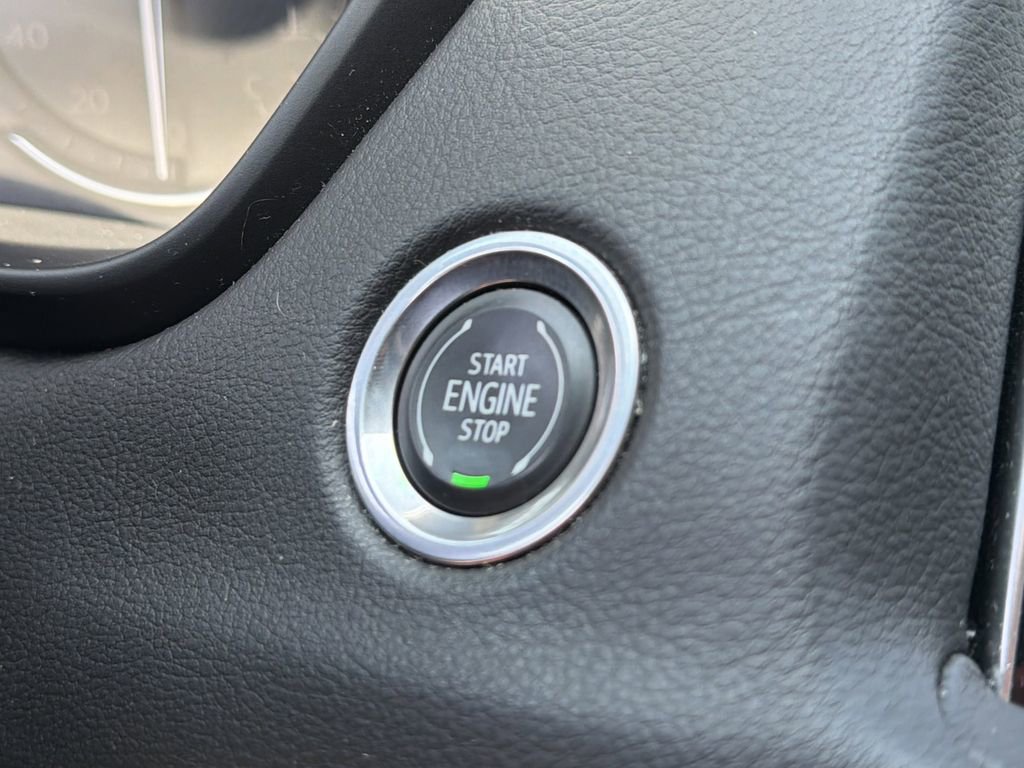 Used 2023 Cadillac XT4 Sport AWD/4WD image 26
