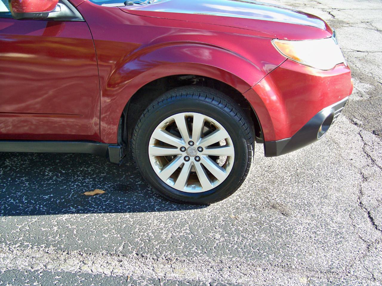 Used 2013 Subaru Forester 2.5X Premium w/ Popular Pkg 3 AWD/4WD image 33