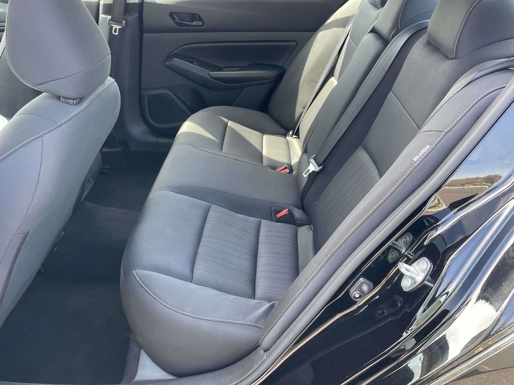 Used 2024 Nissan Altima 2.5 SV FWD image 11