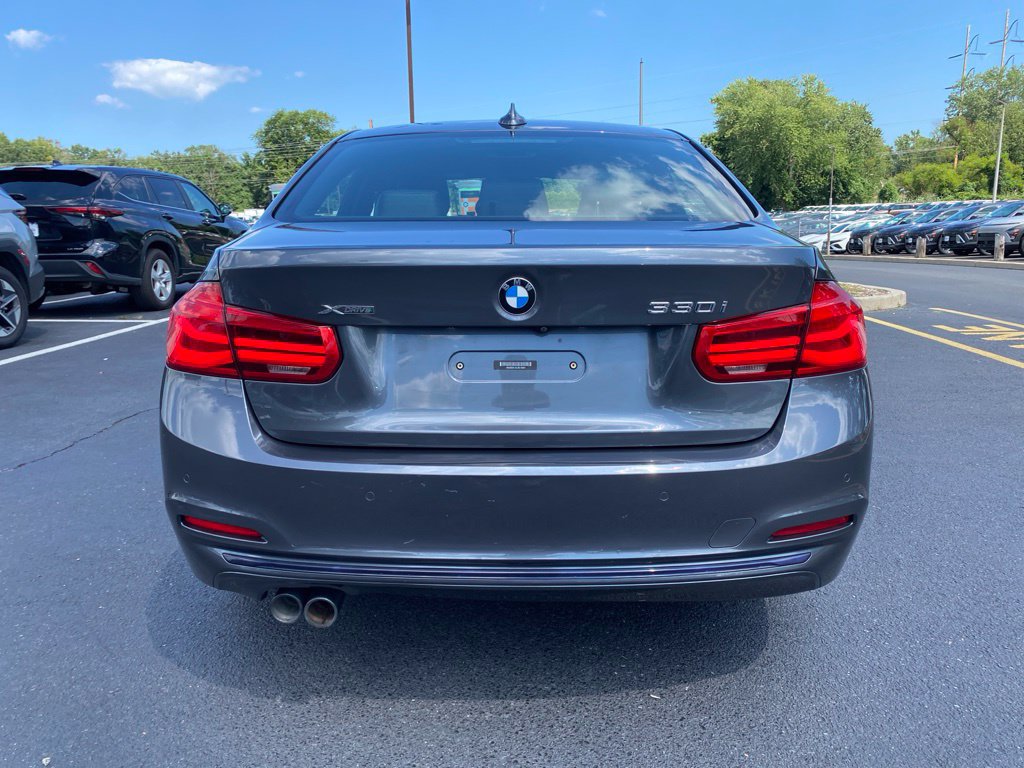 Used 2018 BMW 330i xDrive Sedan w/ Convenience Package AWD/4WD image 5