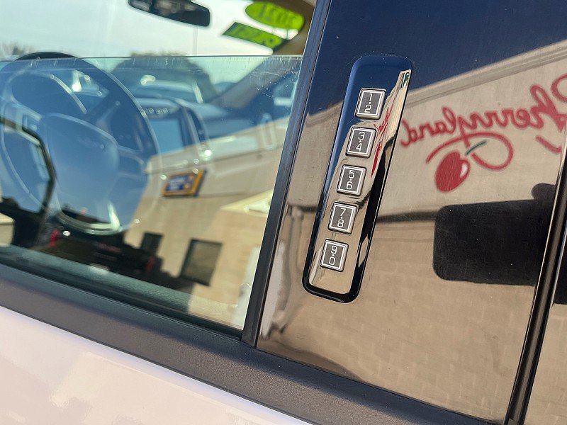 Used 2021 Ford F250 Lariat w/ Lariat Ultimate Package image 24