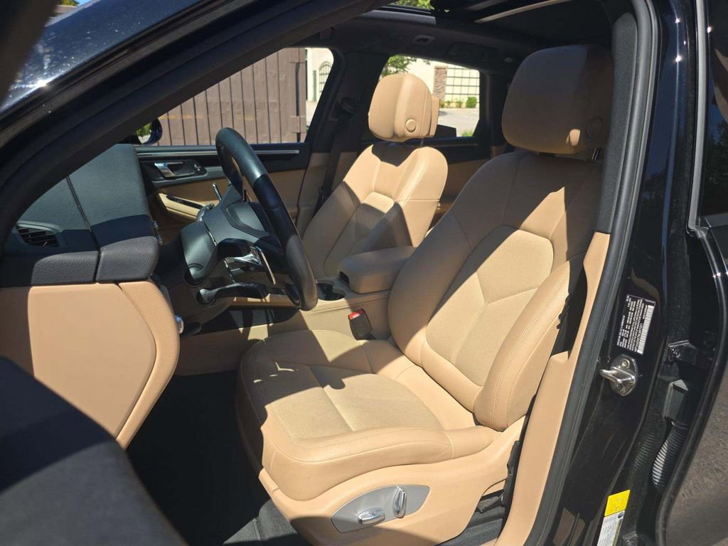 Used 2022 Porsche Macan image 4