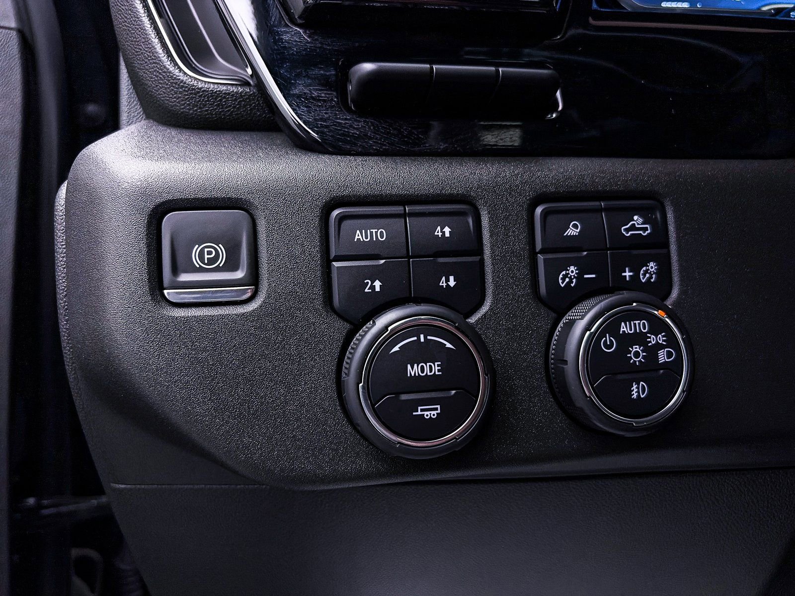 Used 2024 Chevrolet Silverado 1500 ZR2 w/ Technology Package image 7