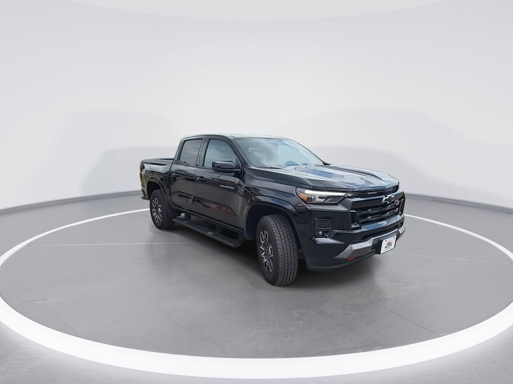 Used 2024 Chevrolet Colorado Z71 w/ Z71 Convenience Package 2 AWD/4WD image 2