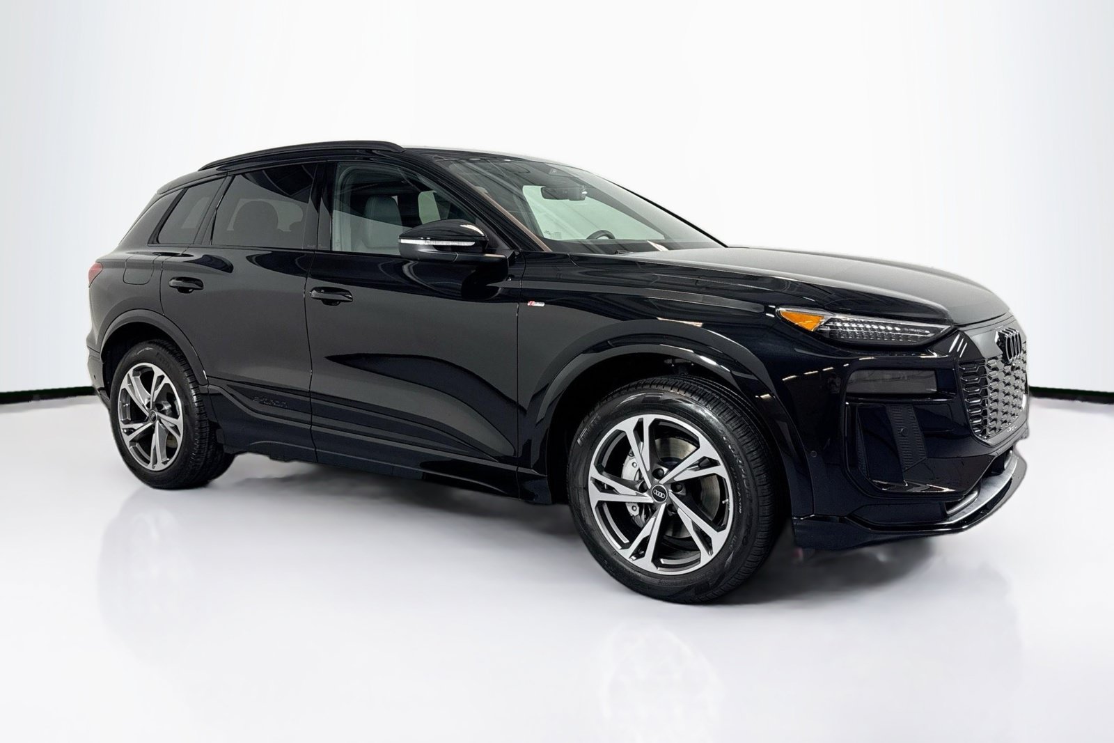 New 2027 Audi Q6 e-tron Premium Plus AWD/4WD image 3