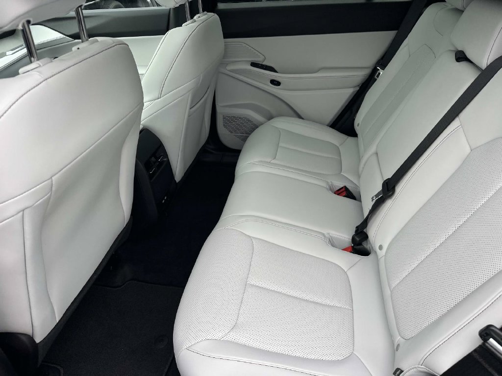 New 2026 Jeep Cherokee Limited AWD/4WD image 16