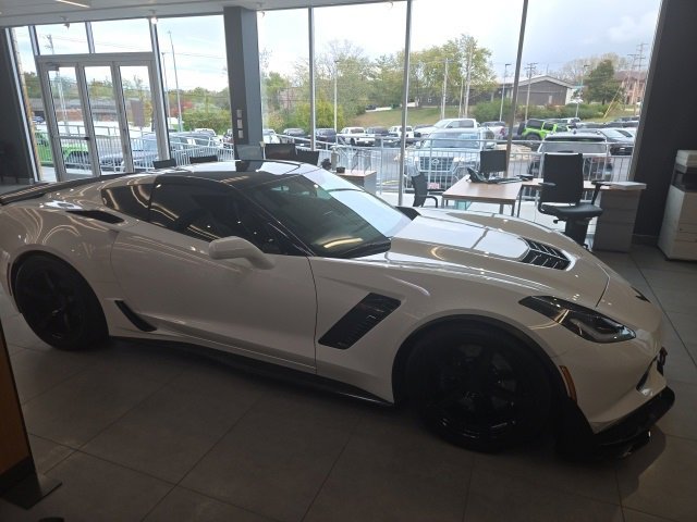 Used 2016 Chevrolet Corvette Z06 w/ 2LZ Preferred Equipment Group image 4