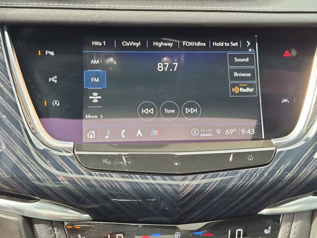 Certified 2024 Cadillac XT6 Premium Luxury w/ Technology Package FWD image 5