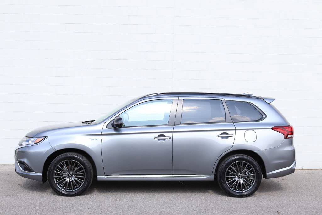 Used 2021 Mitsubishi Outlander LE AWD/4WD image 28