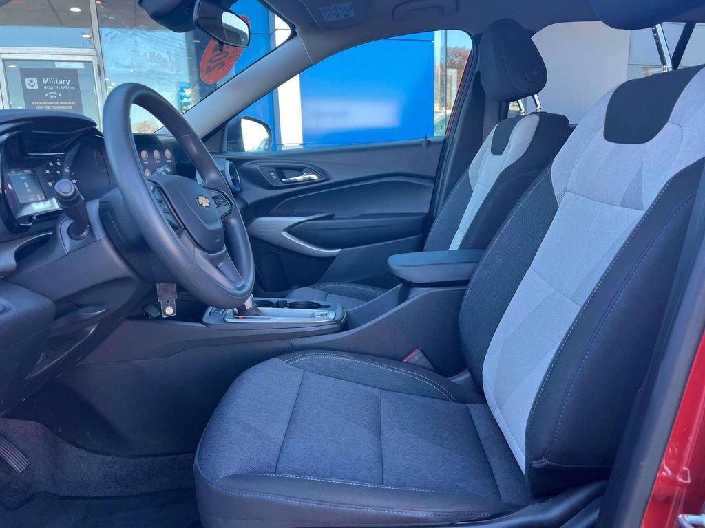Used 2024 Chevrolet Trax LS FWD image 14