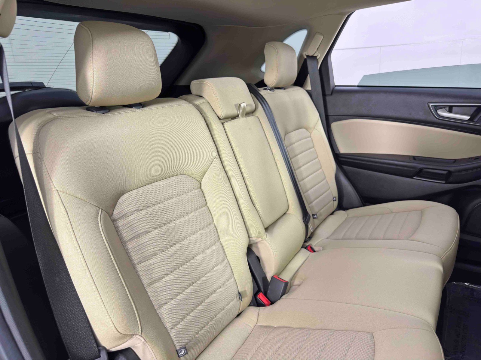 Used 2023 Ford Edge SE image 33