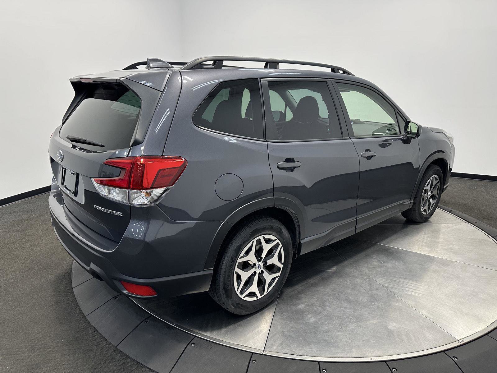 Used 2023 Subaru Forester Premium AWD/4WD image 7
