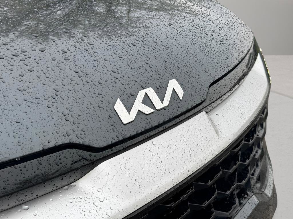 Used 2023 Kia Sportage EX image 9