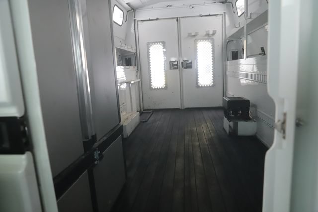 Used 2018 Chevrolet Express 4500 w/ Power Convenience Package RWD image 16