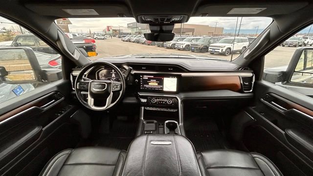 Used 2024 GMC Sierra 3500 Denali w/ Denali Reserve Package image 16