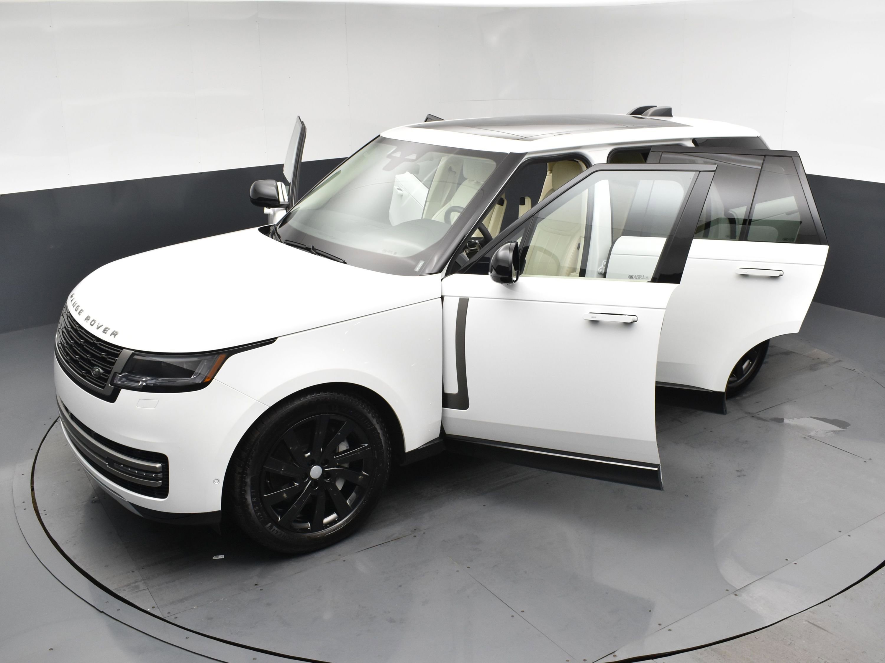 Used 2024 Land Rover Range Rover SE AWD/4WD image 25