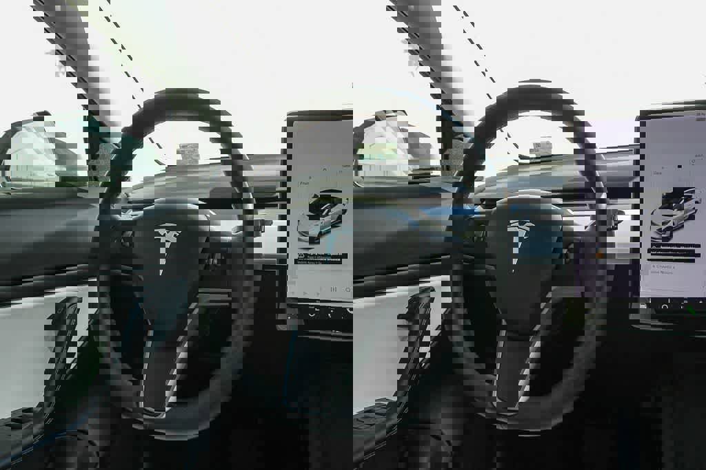 Used 2021 Tesla Model 3 Long Range image 14