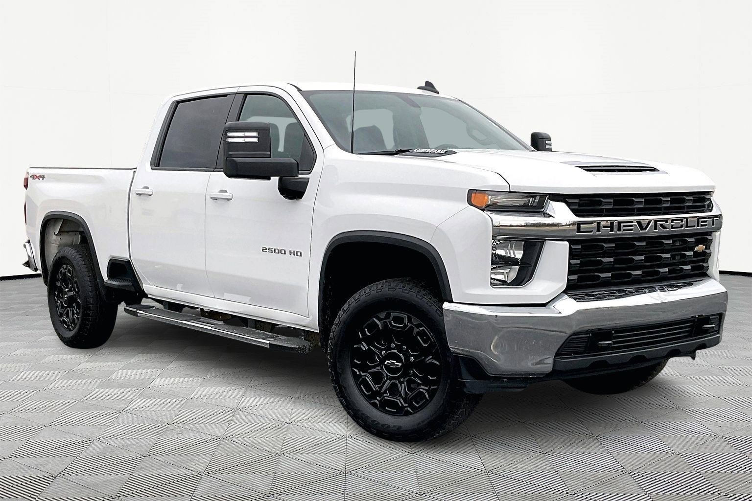 Used 2023 Chevrolet Silverado 2500 LT image 1