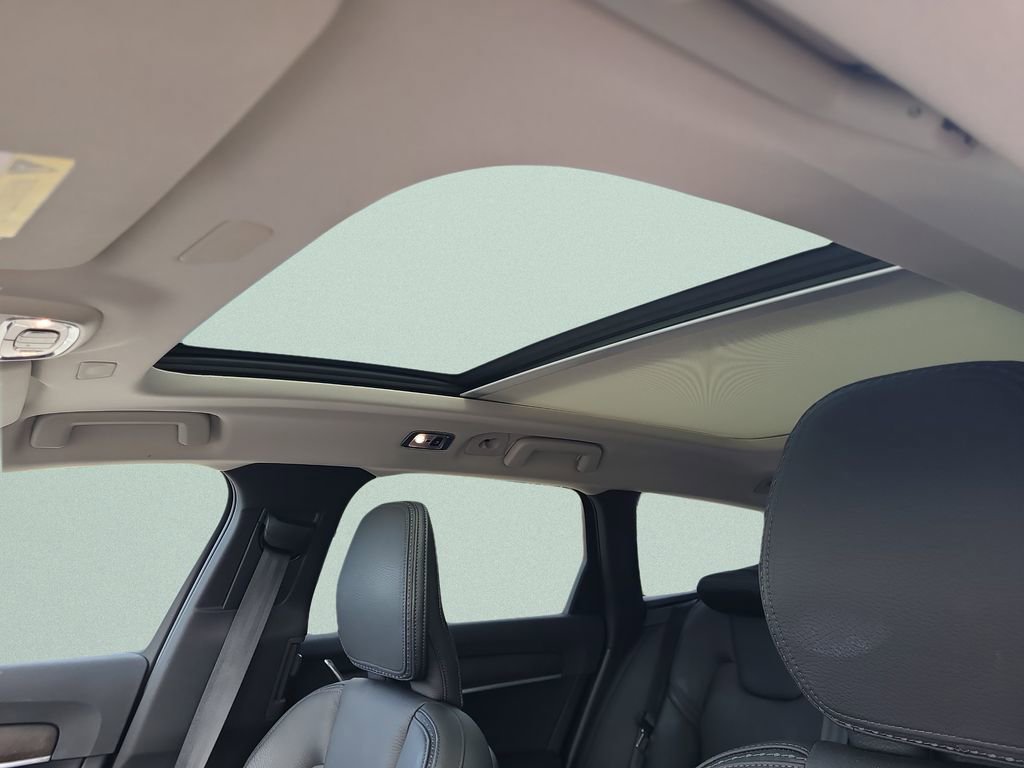 Used 2019 Volvo V90 T5 Cross Country w/ Advanced Package image 20