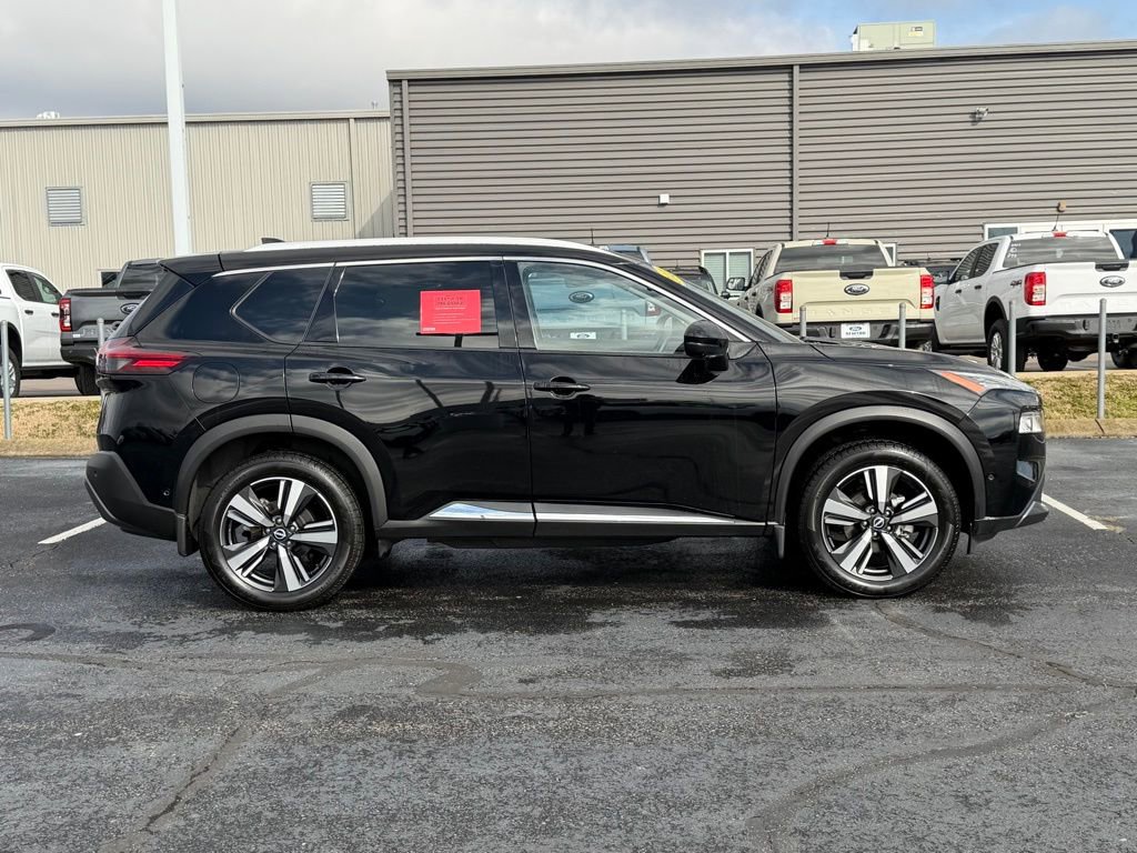 Used 2023 Nissan Rogue SL w/ SL Premium Package image 4