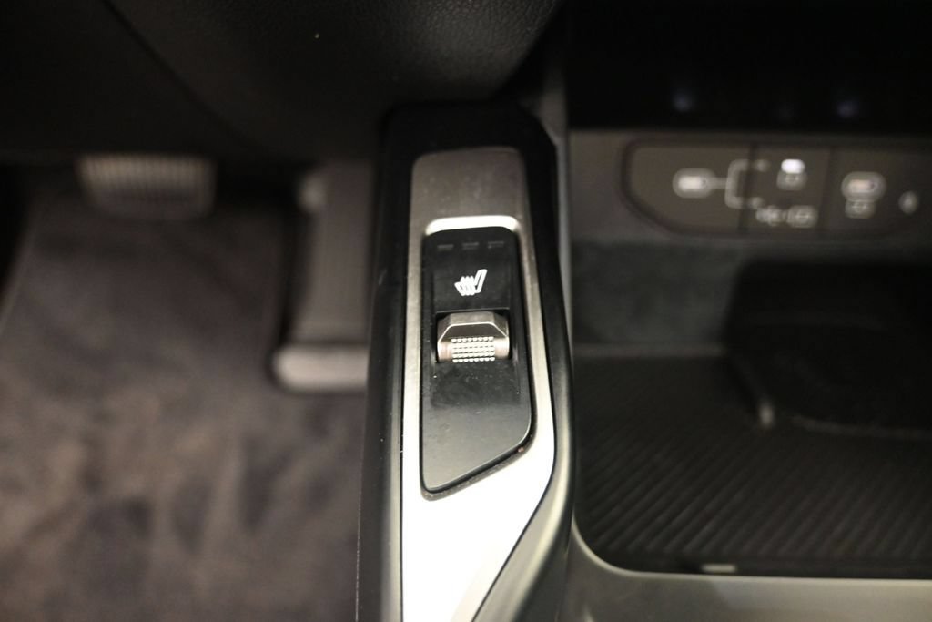 Used 2025 Kia Sorento S w/ Panoramic Sunroof Package FWD image 21