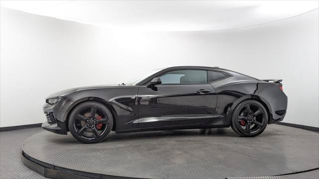 Used 2018 Chevrolet Camaro LT RWD image 3