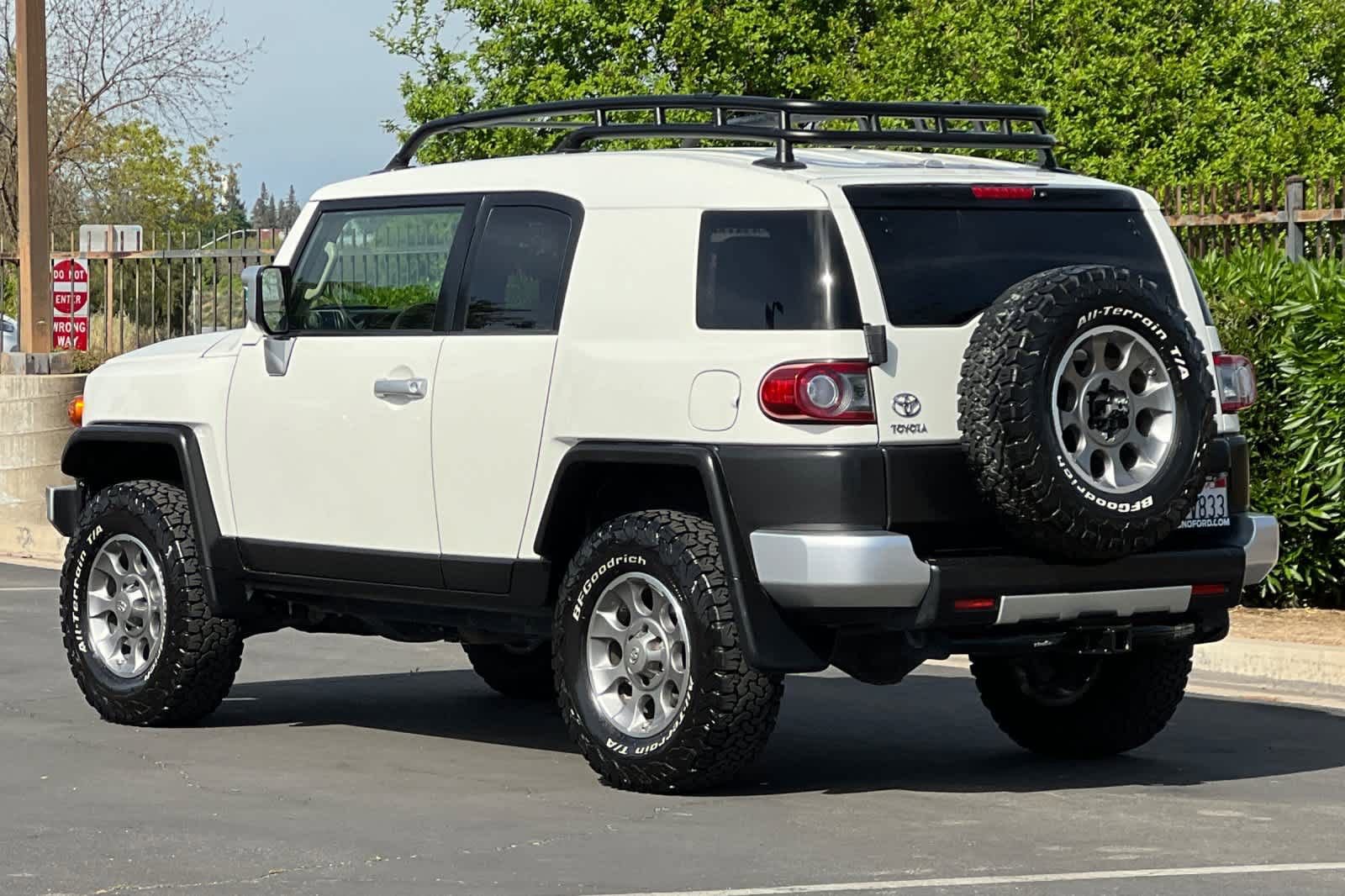 Used 2013 Toyota FJ Cruiser 4WD w/ Convenience Pkg image 6