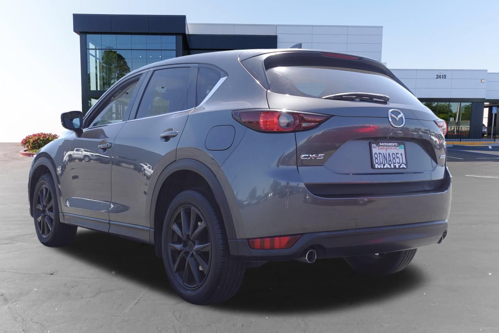 Used 2018 MAZDA CX-5 Touring w/ Preferred Equipment Package FWD image 5