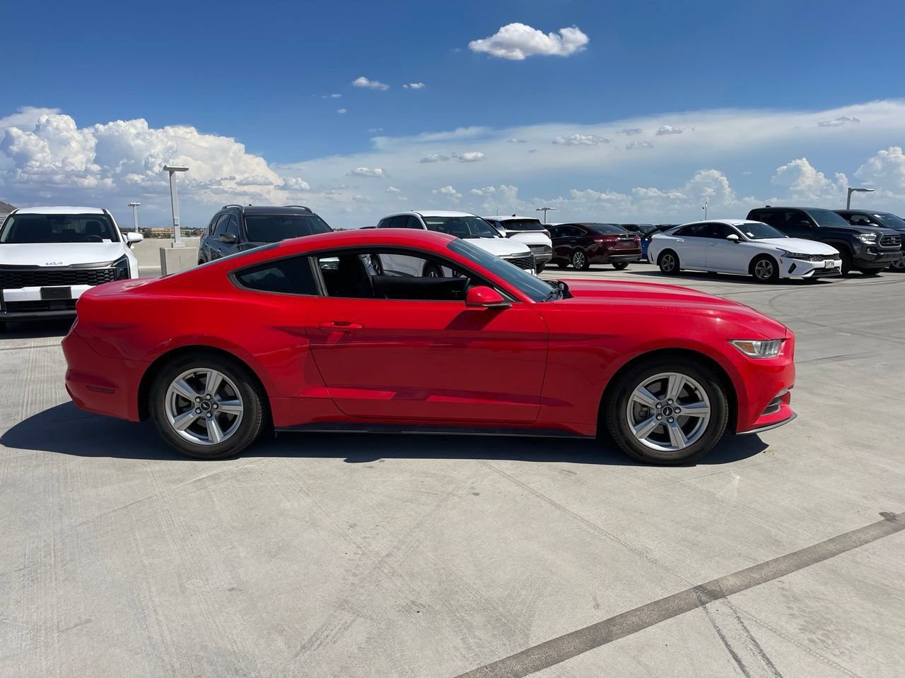 Used 2016 Ford Mustang Coupe RWD image 3