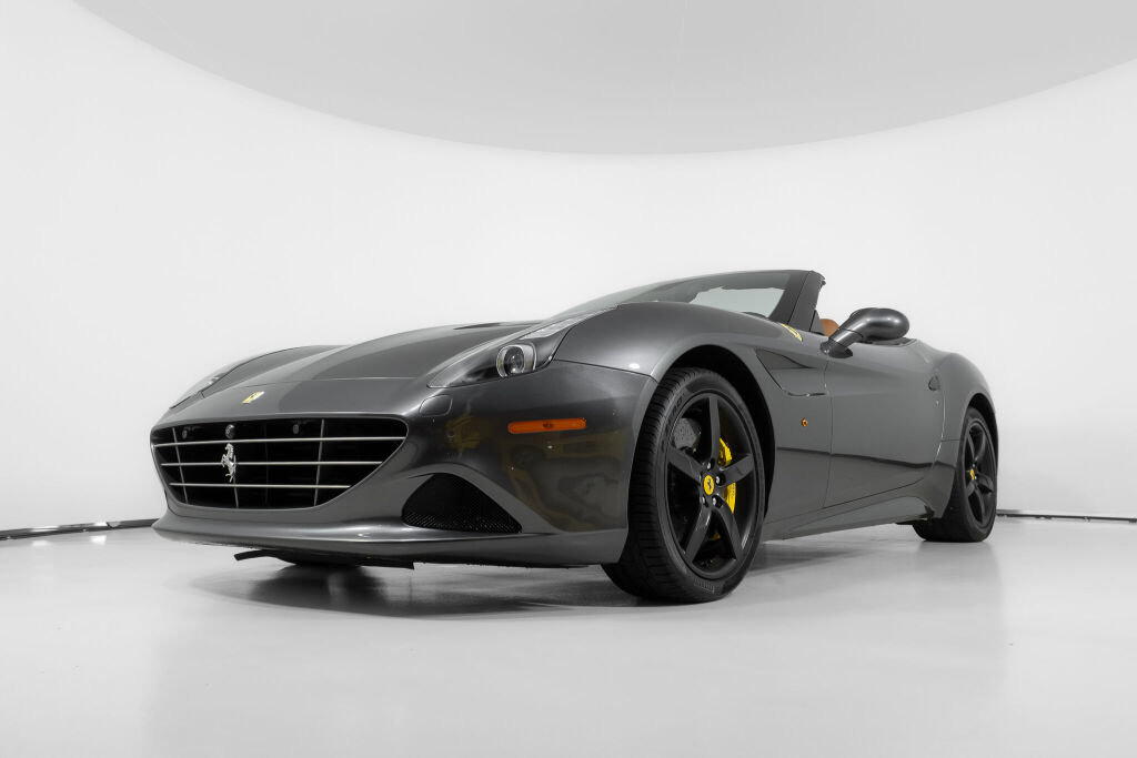 Used 2016 Ferrari California T RWD image 14