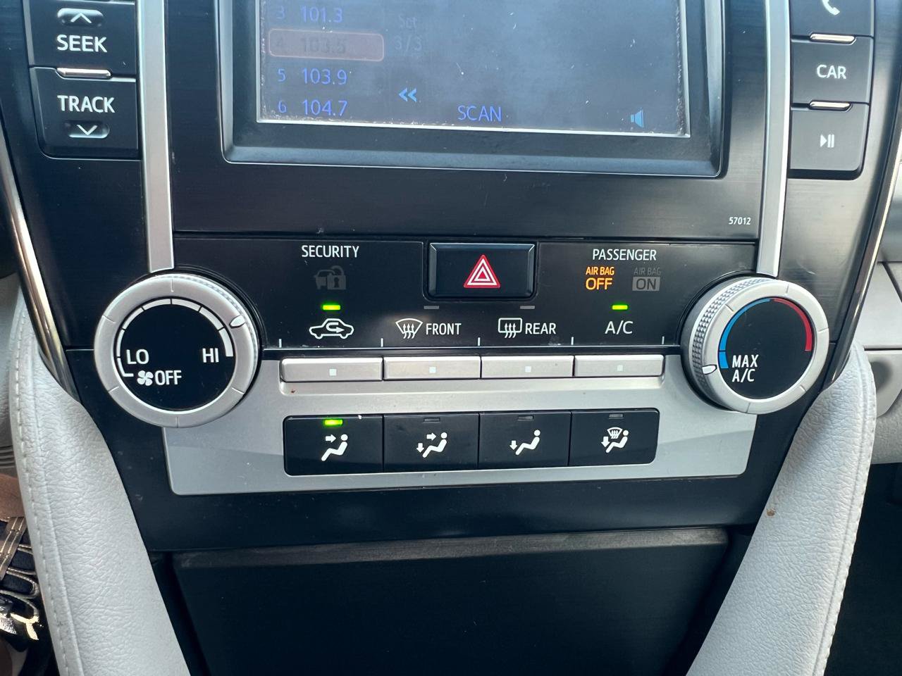 Used 2012 Toyota Camry LE FWD image 17