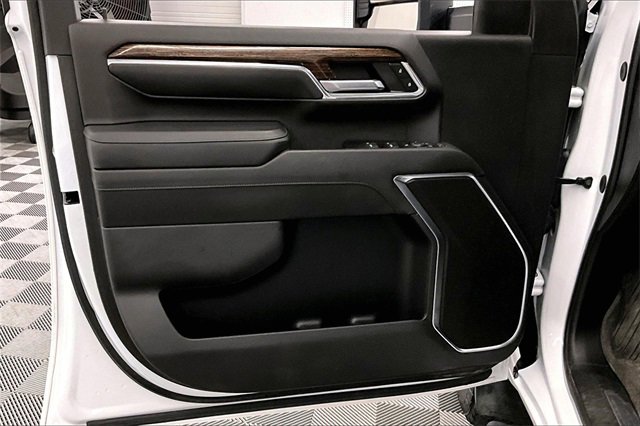 Used 2024 GMC Sierra 3500 SLE w/ SLE Value Package image 17