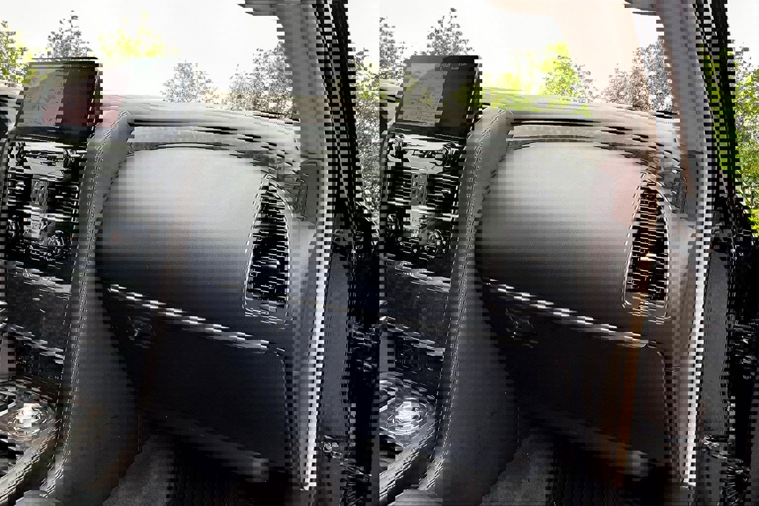 Used 2021 Nissan Armada Platinum w/ Captain's Chairs Package image 17