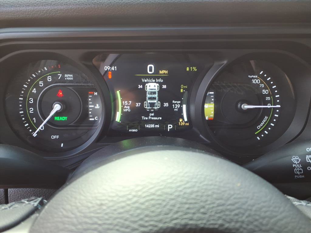 Used 2025 Jeep Wrangler Willys image 28