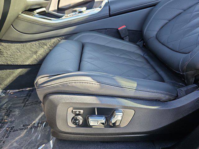 Used 2025 BMW X5 M60i image 30
