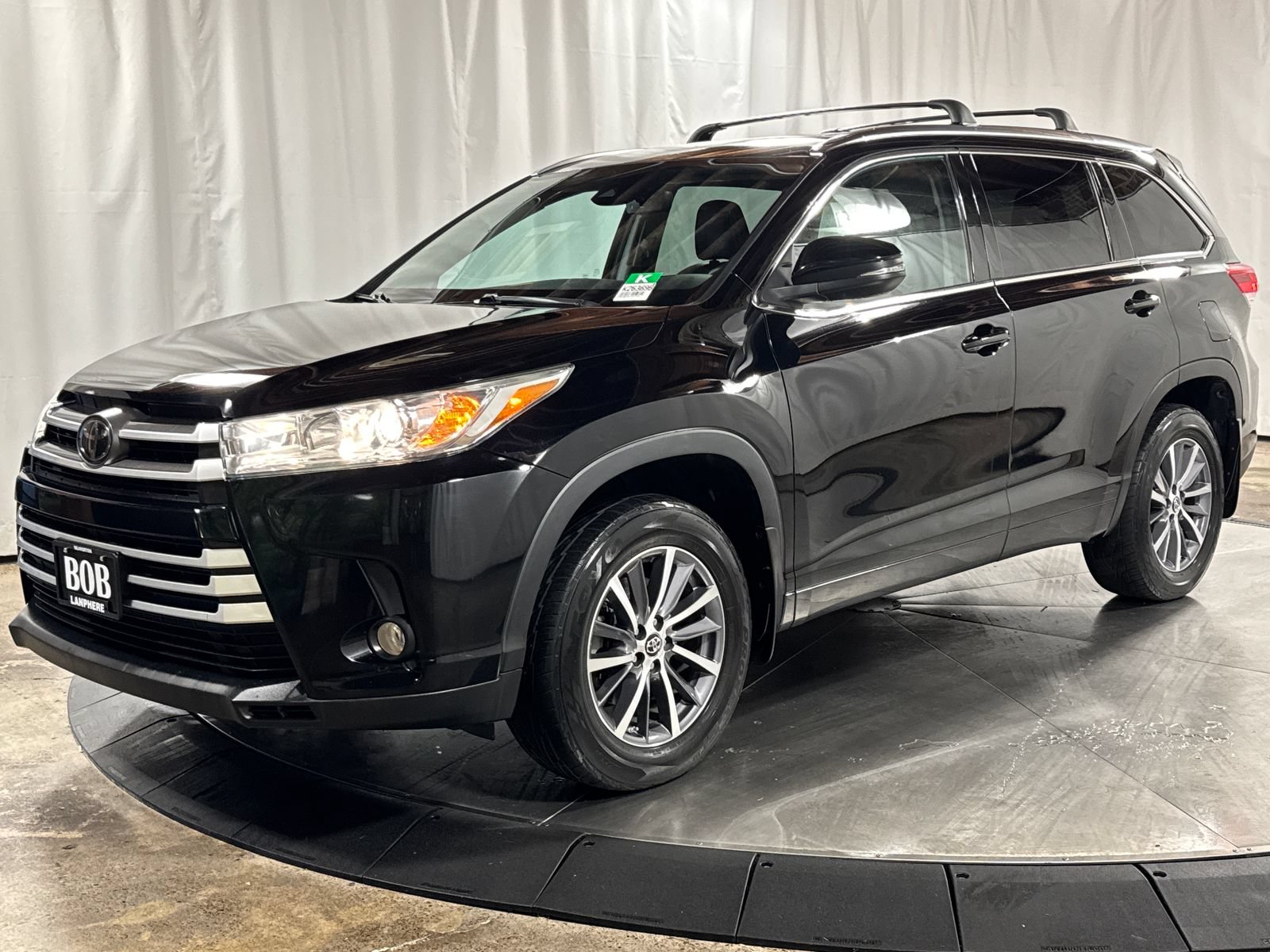 Used 2018 Toyota Highlander XLE AWD/4WD video 1