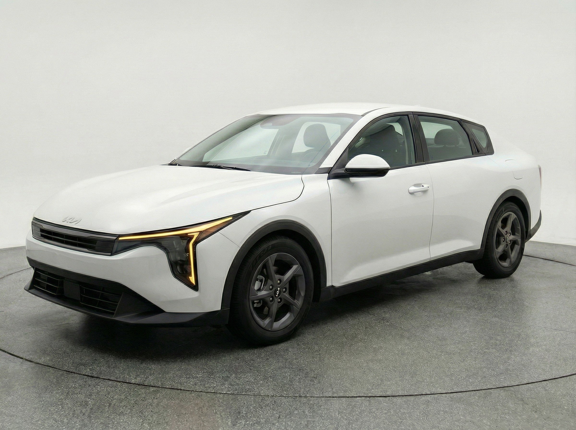 Used 2025 Kia K4 FWD image 3