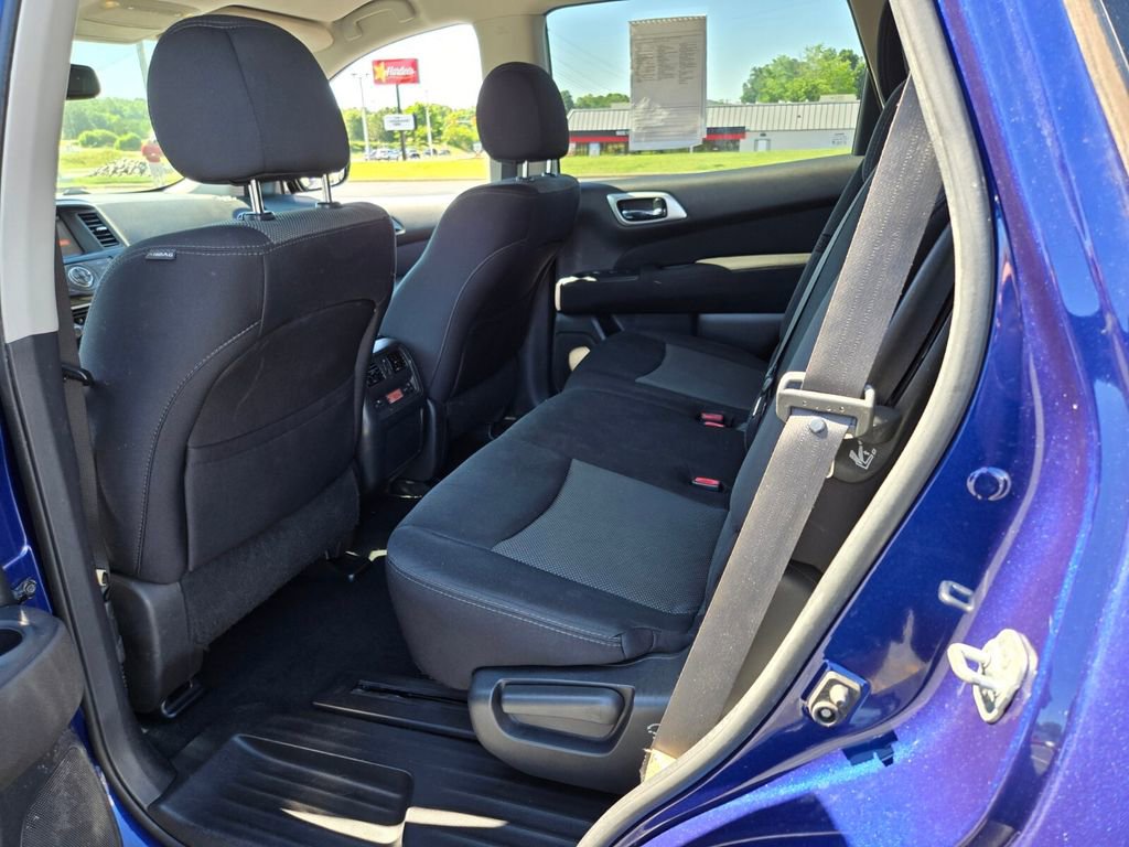 Used 2017 Nissan Pathfinder SV AWD/4WD image 8
