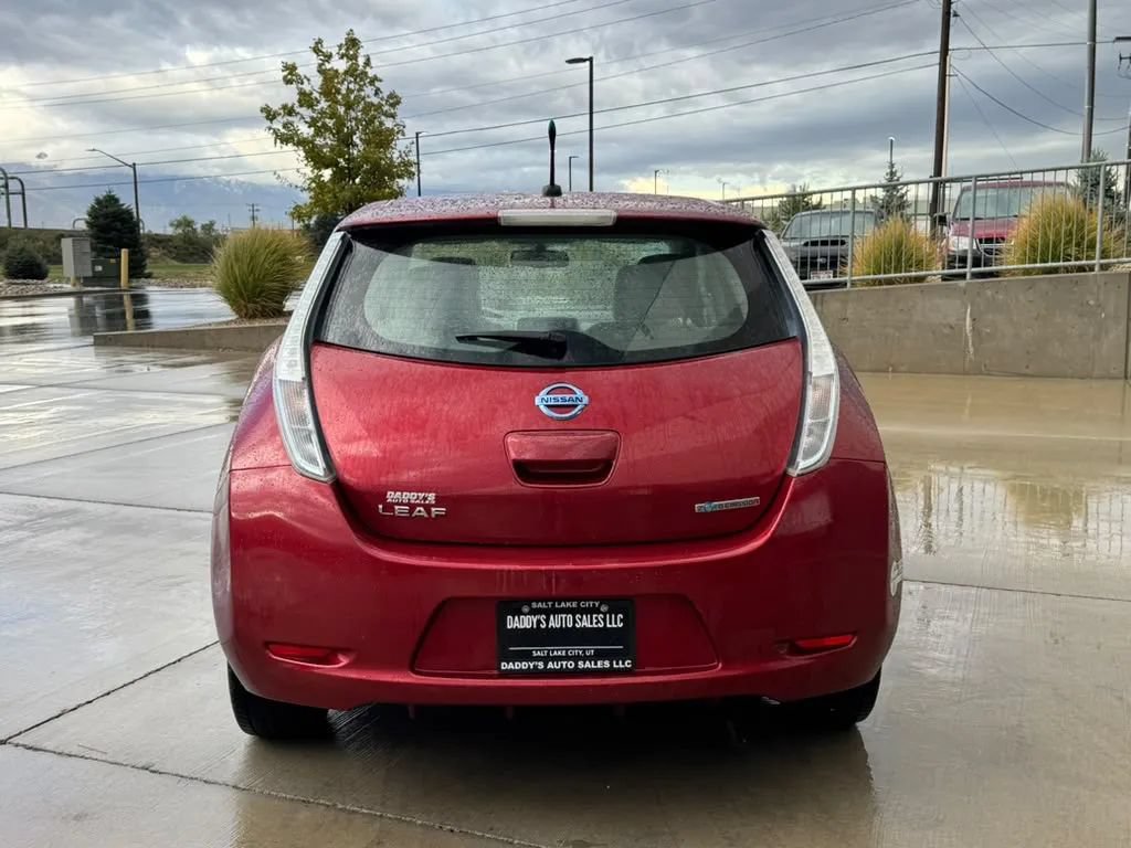 Used 2013 Nissan Leaf SV FWD image 4