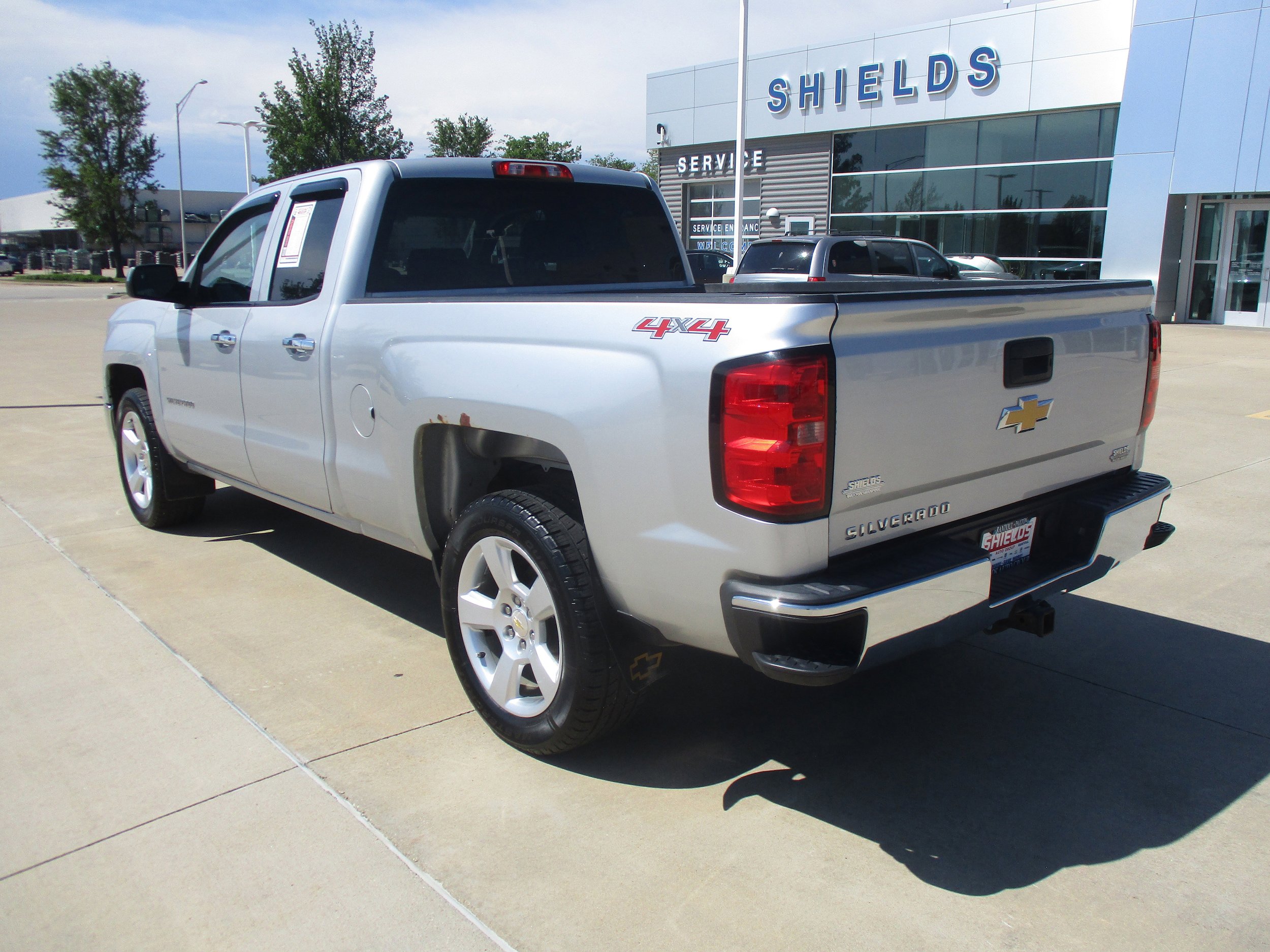 Used 2015 Chevrolet Silverado 1500 LS w/ Trailering Package AWD/4WD image 3