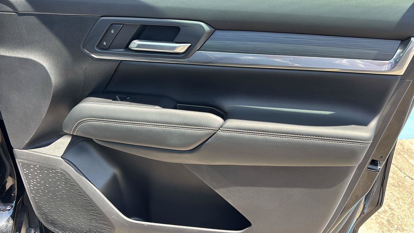 Certified 2025 GMC Terrain Elevation AWD/4WD image 21