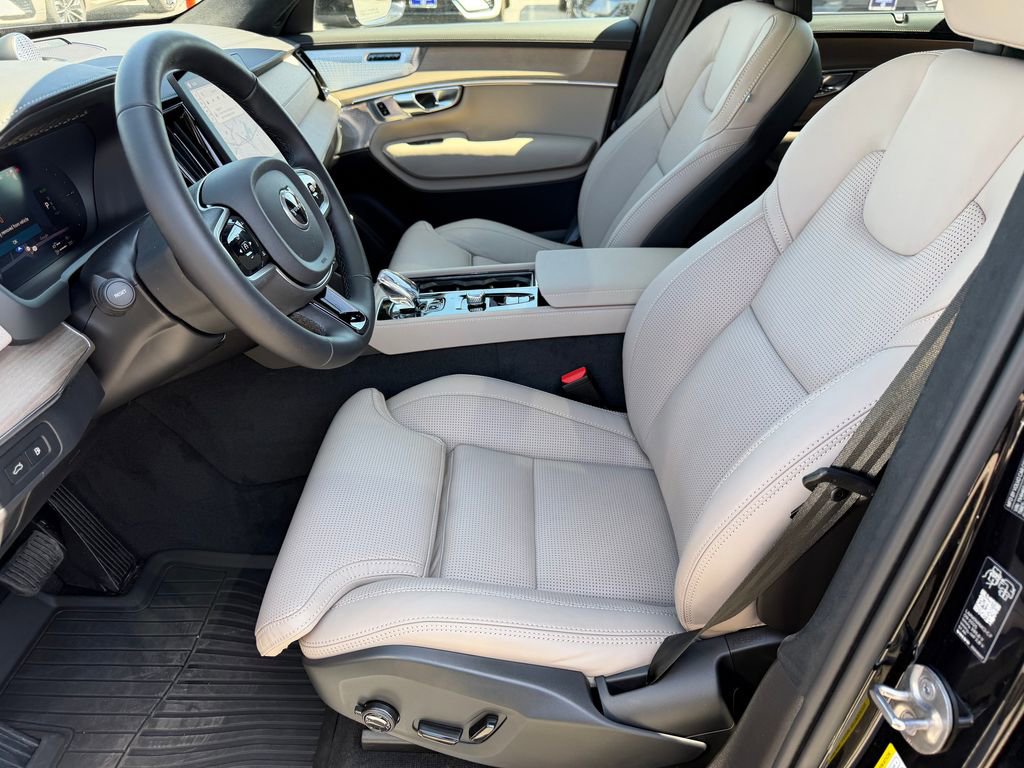 Certified 2026 Volvo XC90 T8 Ultra w/ Lounge Package AWD/4WD image 3