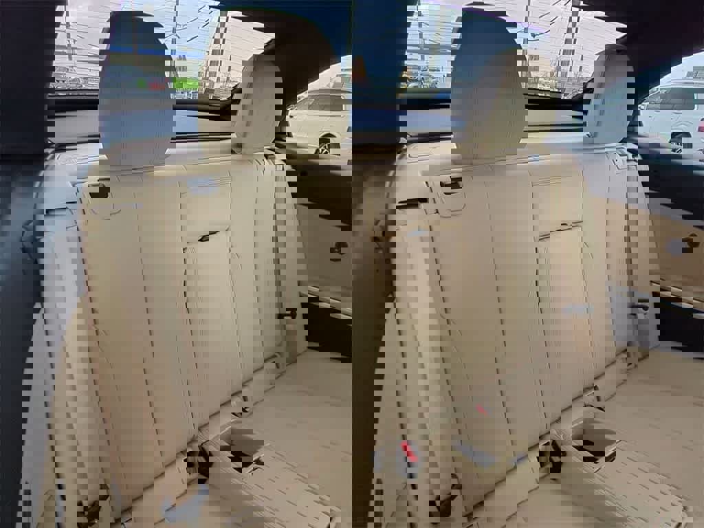 Used 2020 BMW 430i xDrive Convertible w/ Convenience Package image 11