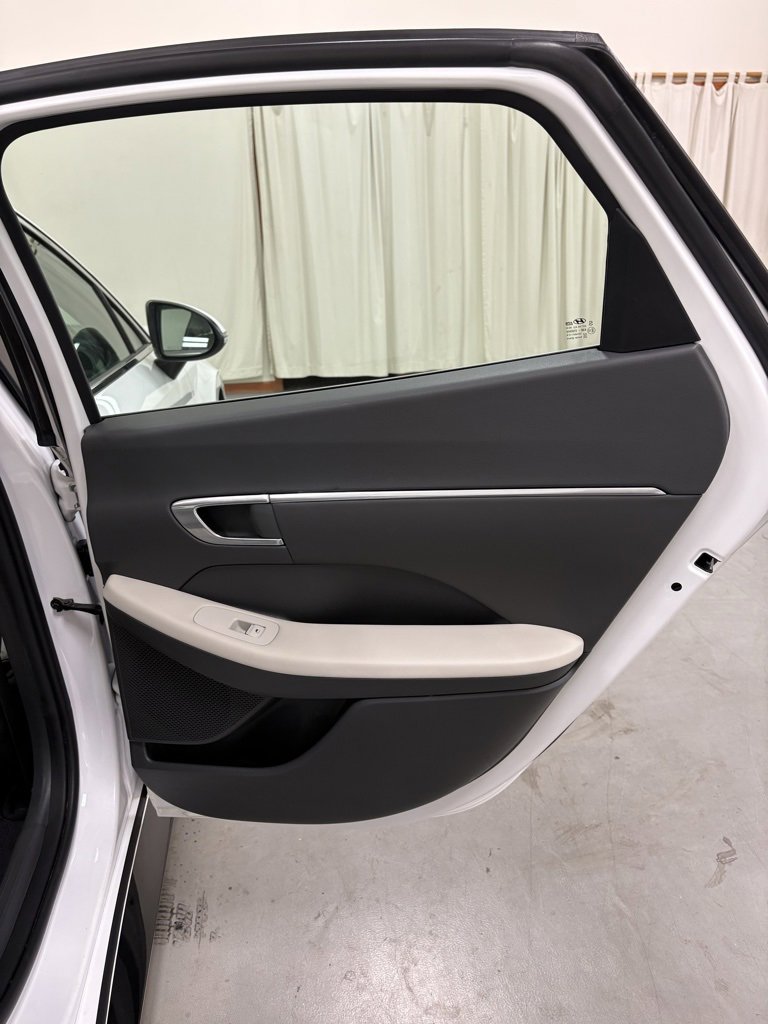 Used 2023 Hyundai Sonata SEL w/ Preferred Accessory Package image 23