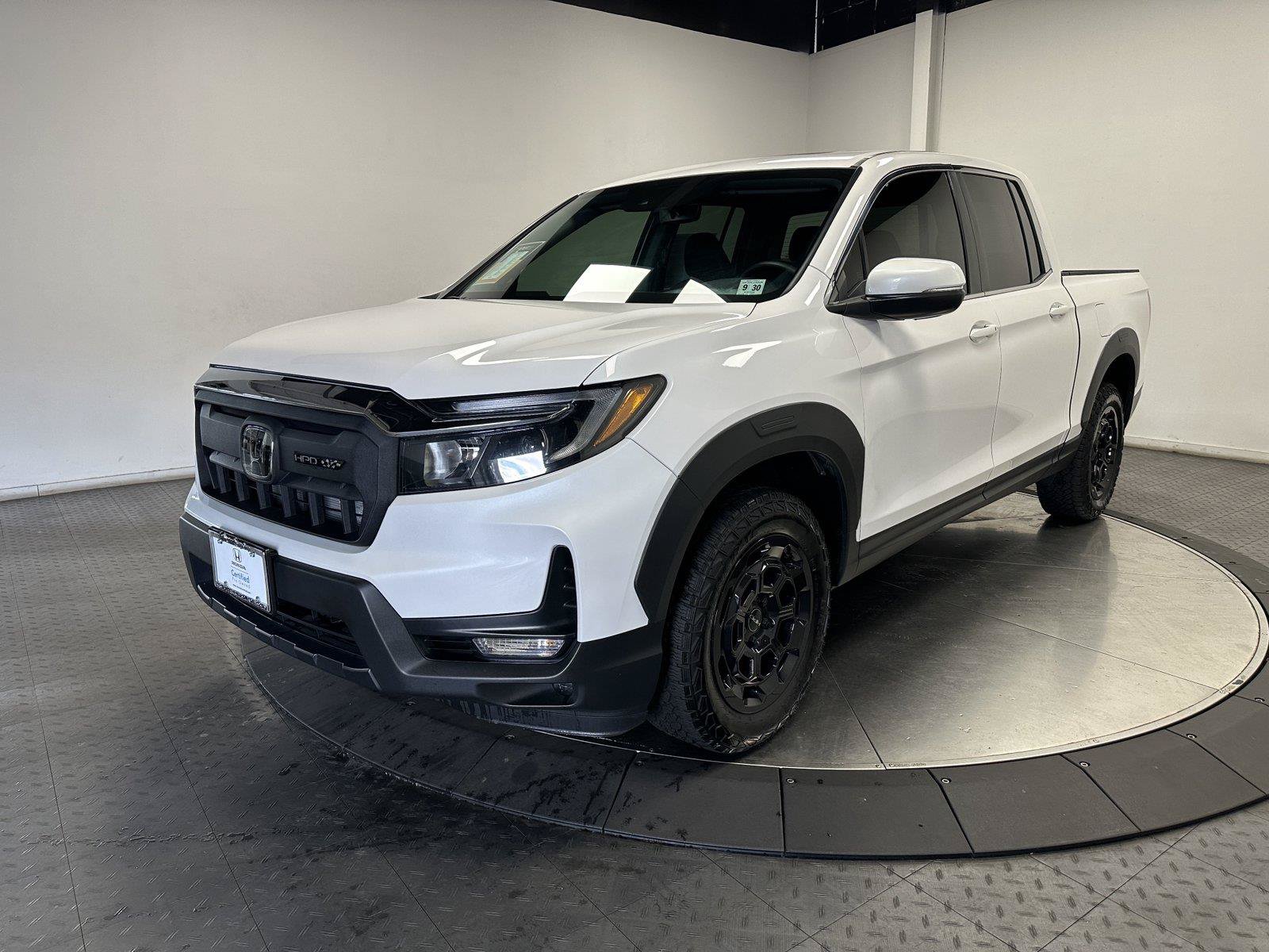Certified 2025 Honda Ridgeline RTL+ image 1
