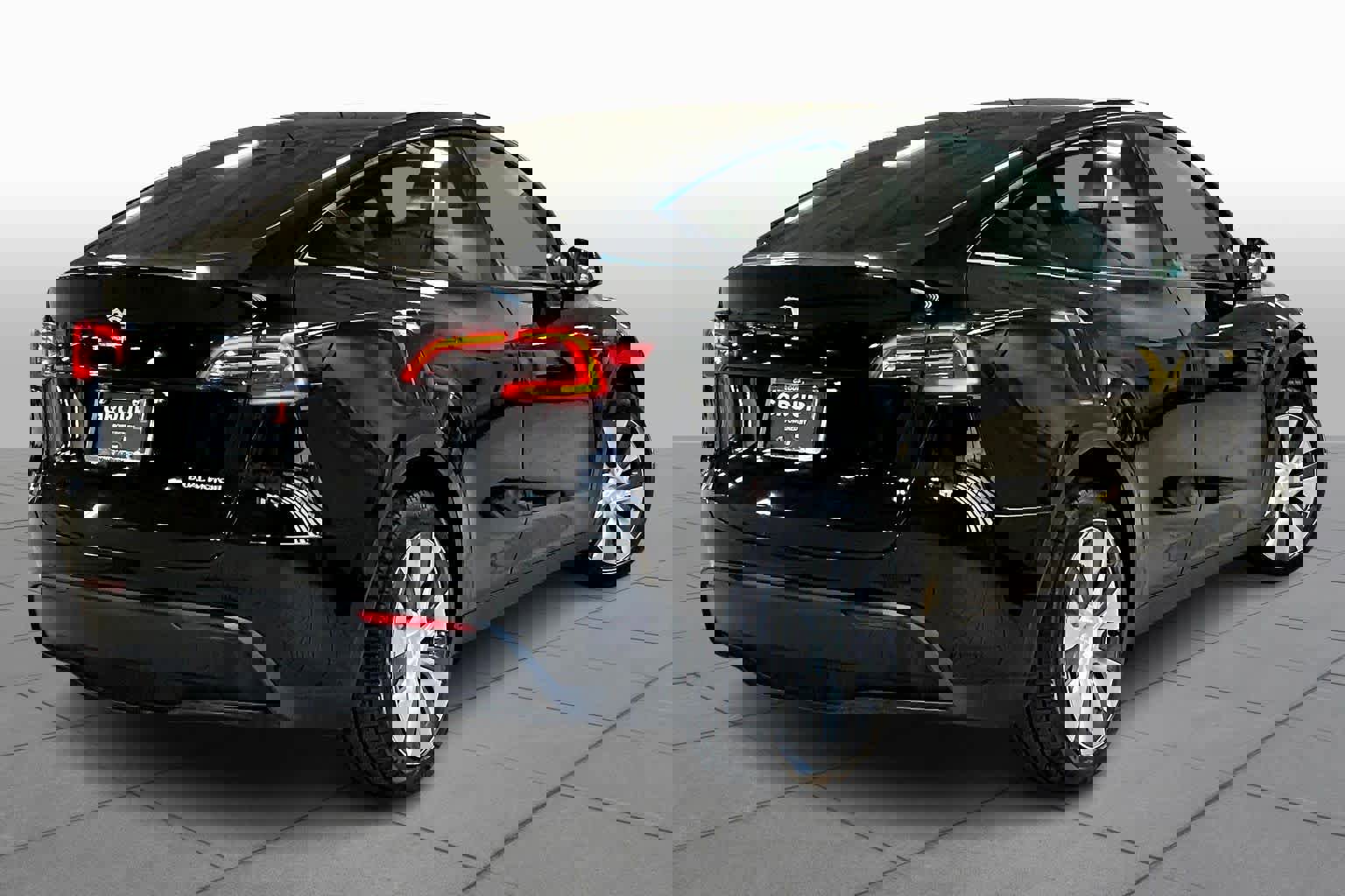 Used 2023 Tesla Model Y AWD image 12