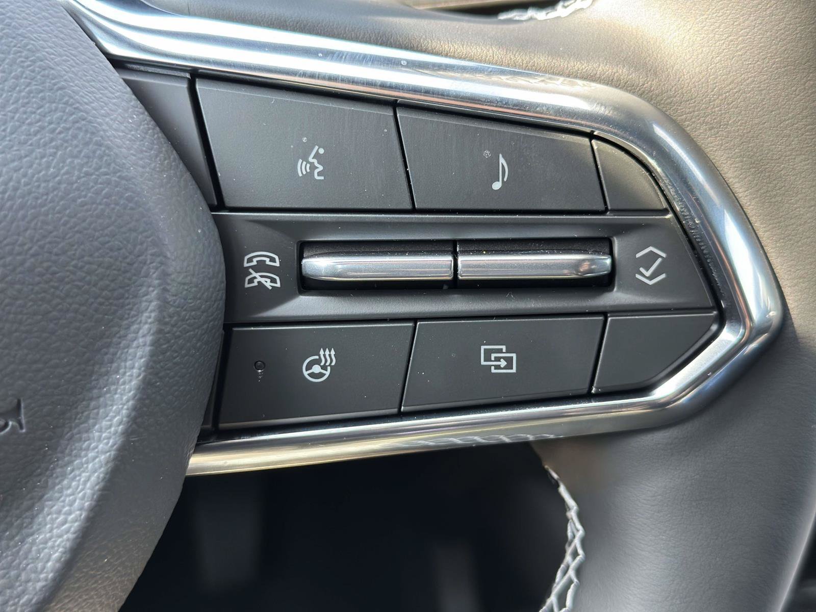 New 2026 Chevrolet Equinox EV LT w/ LPO, Blackout Package FWD image 15