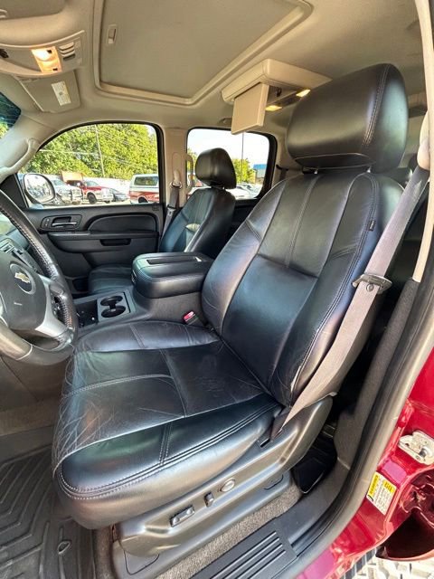 Used 2010 Chevrolet Suburban LT AWD/4WD image 35