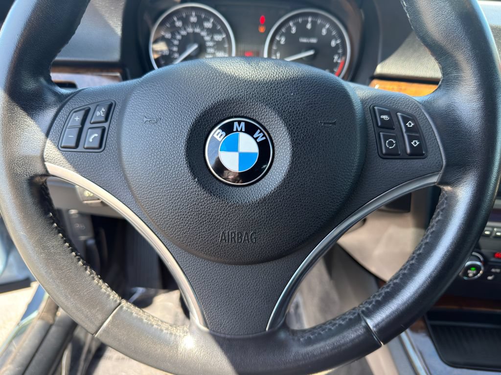 Used 2011 BMW 328i Convertible RWD image 18